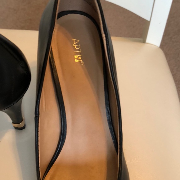 Pumps - Picture 3 of 4